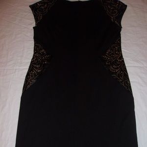 Black sleeveless dress